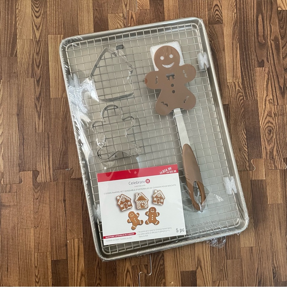NWT Celebrate It Gingerbread Cookie Baking Set